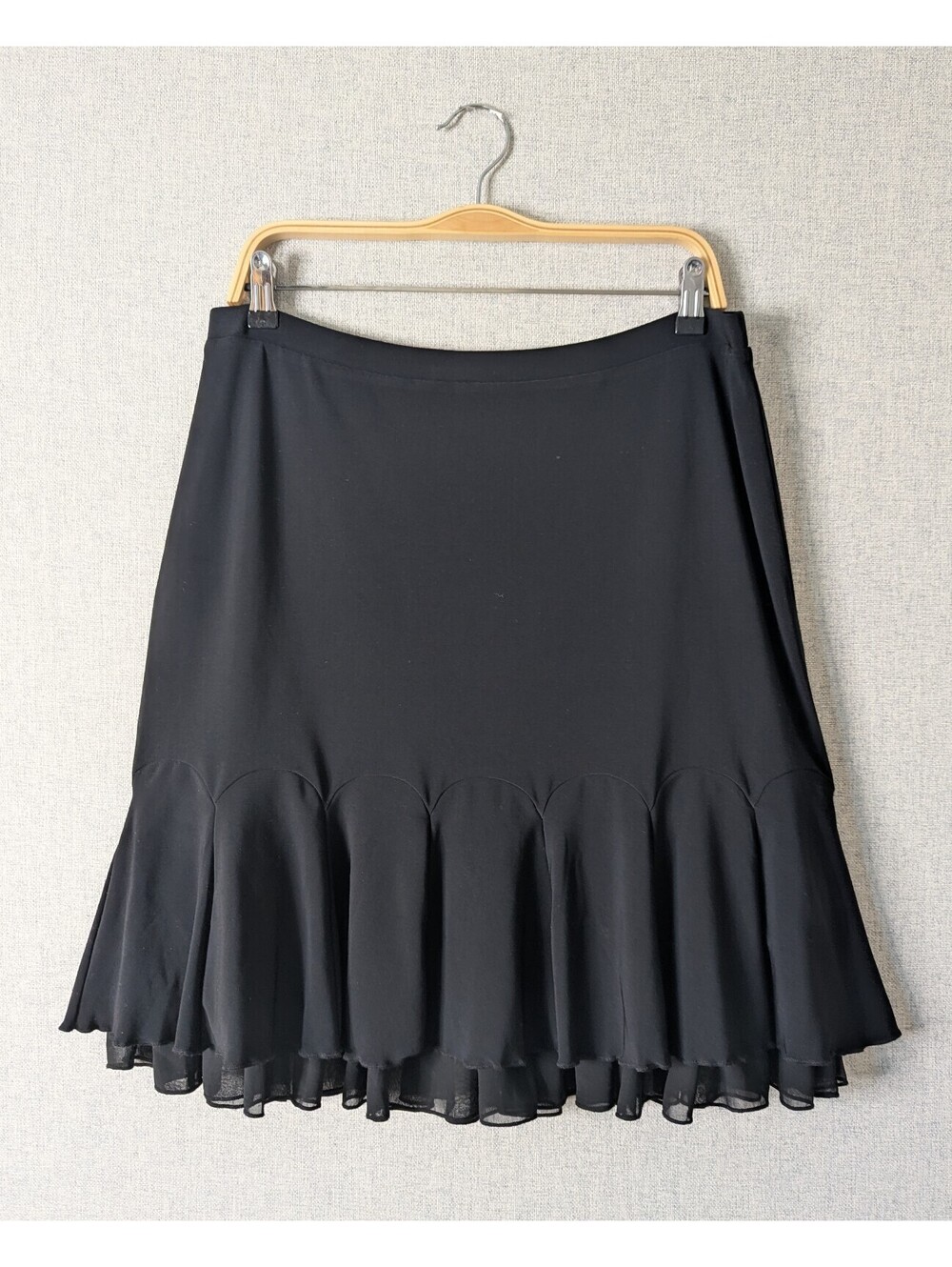 NWT White House Black Market low waist flounce ruffle skirt